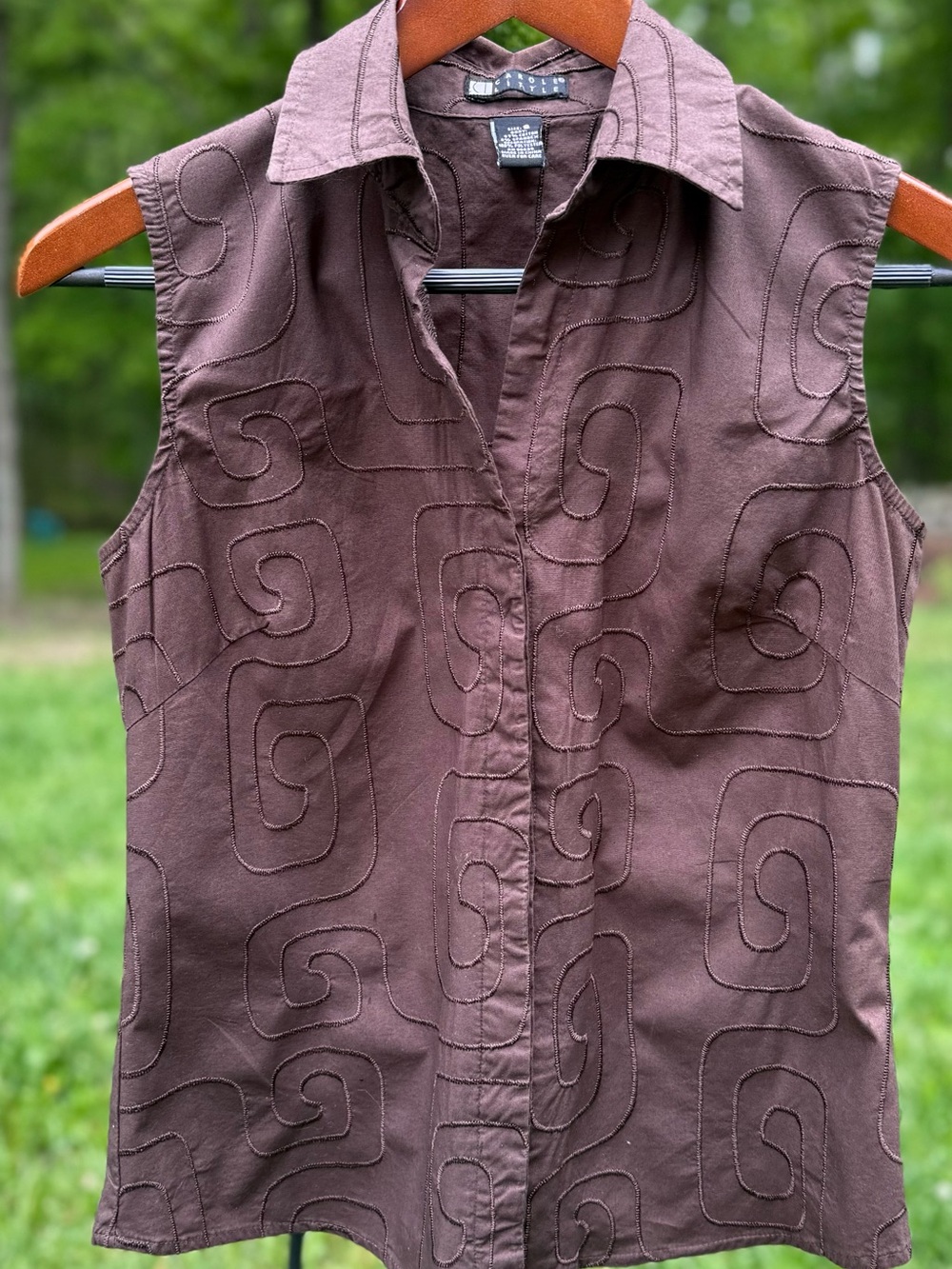 Carole Little Brown Sleeveless Embroidered Button-Front Blouse